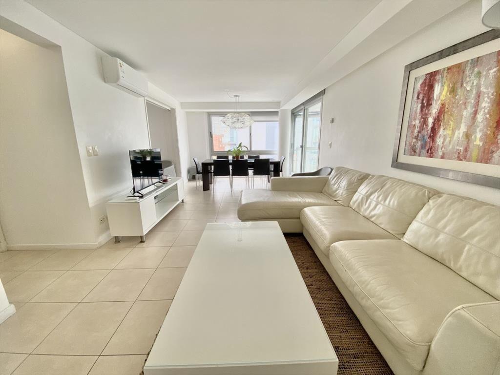 VENTA DE APARTAMENTO DE 2 DORMITORIOS Y MEDIO DEL