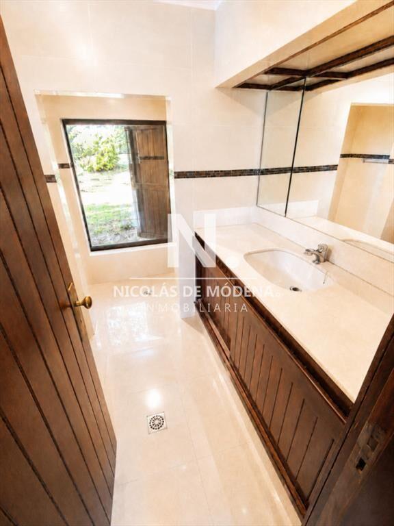 Espectacular chalet en zona residencial proximo a