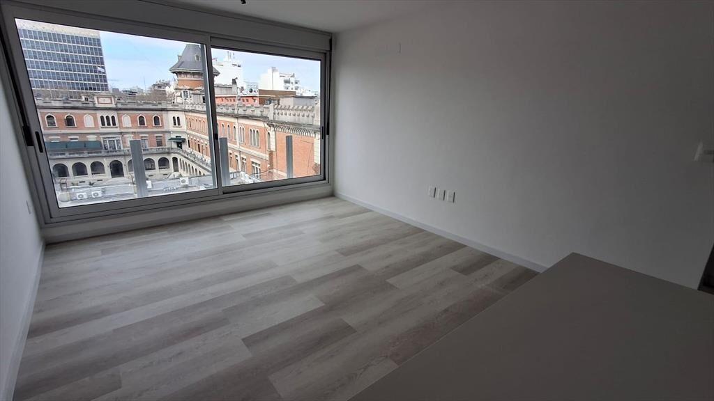 Cordón - 1 dormitorio piso alto con garaje
