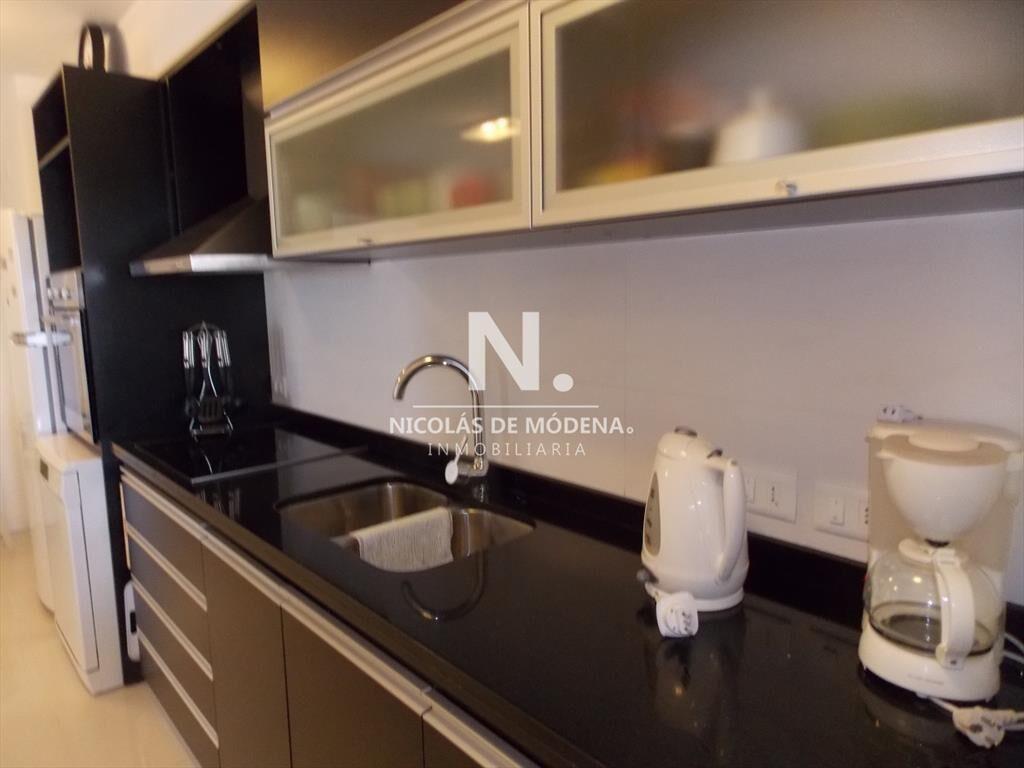 Vende apartamento a metros del mar en Brava Punta