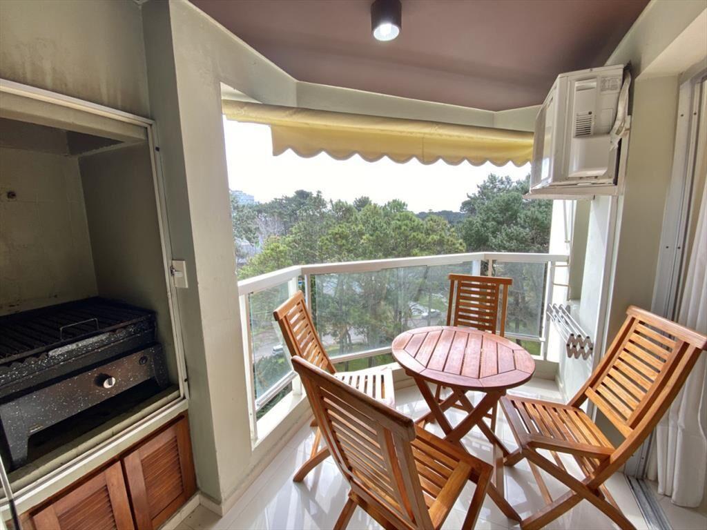Apartamento en Roosevelt, 2 dormitorios en alquiler anual