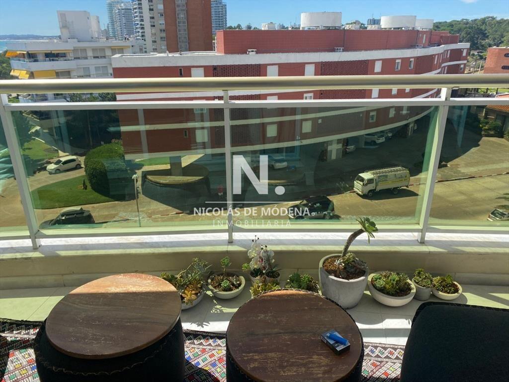 Departamento de 3 dormitorios en venta en Coral