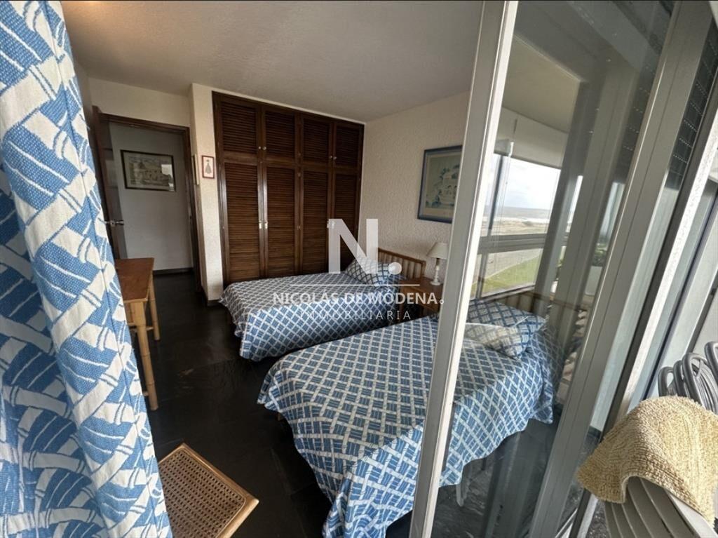 En venta apartamento de 2 dormitorios en Brava,