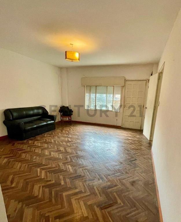 Venta casa La Blanqueada.3 dormitorios,garaje.Prox Luis A...