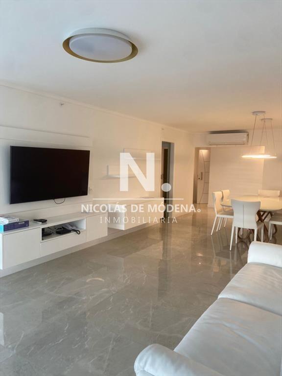 Apartamento de 3 dormitorios a pasos de mar. a