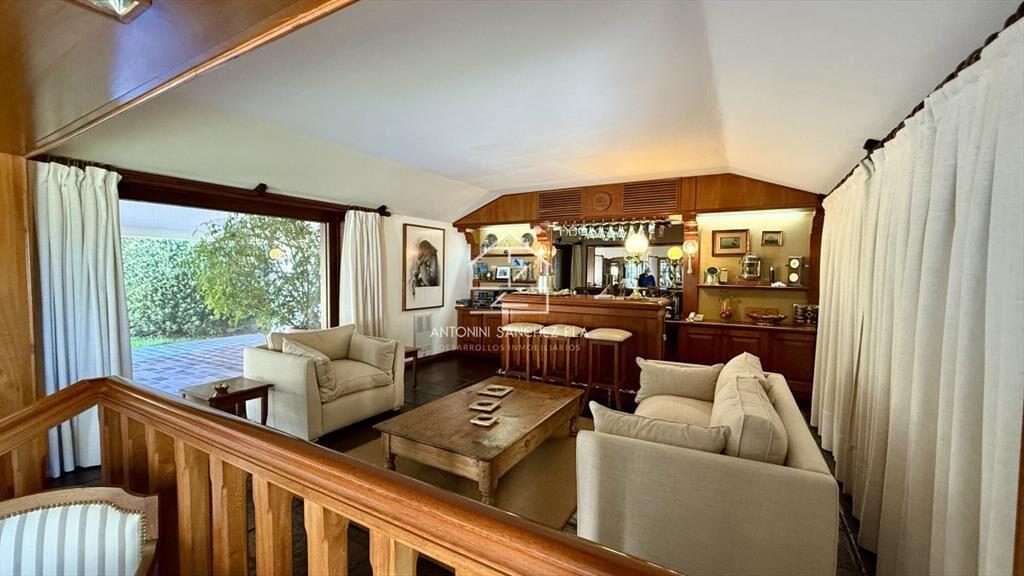 Venta Exclusiva CASA 8 Dormitorios Peninsula Del