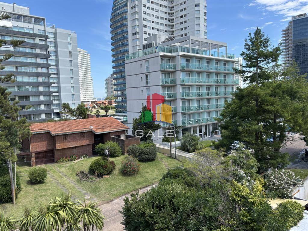 Apartamento de 2 dormitorios