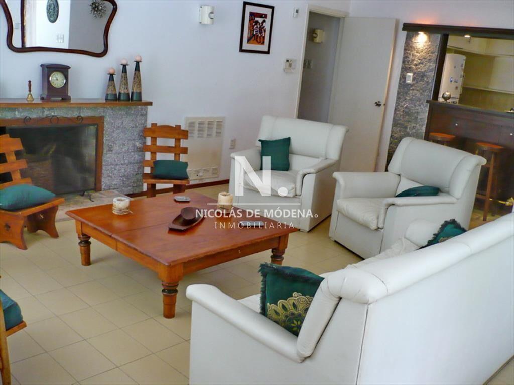 Vendo casa 3 dormitorios con piscina en del Punta