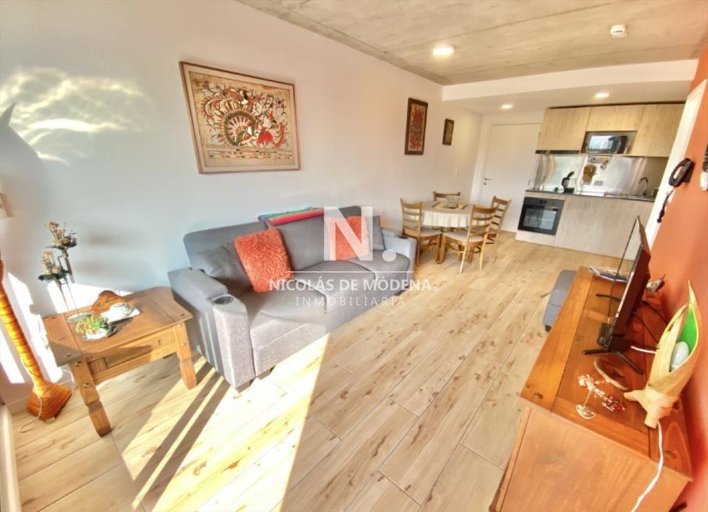 Vende apartamento de 1 dormitorio, con balcon en