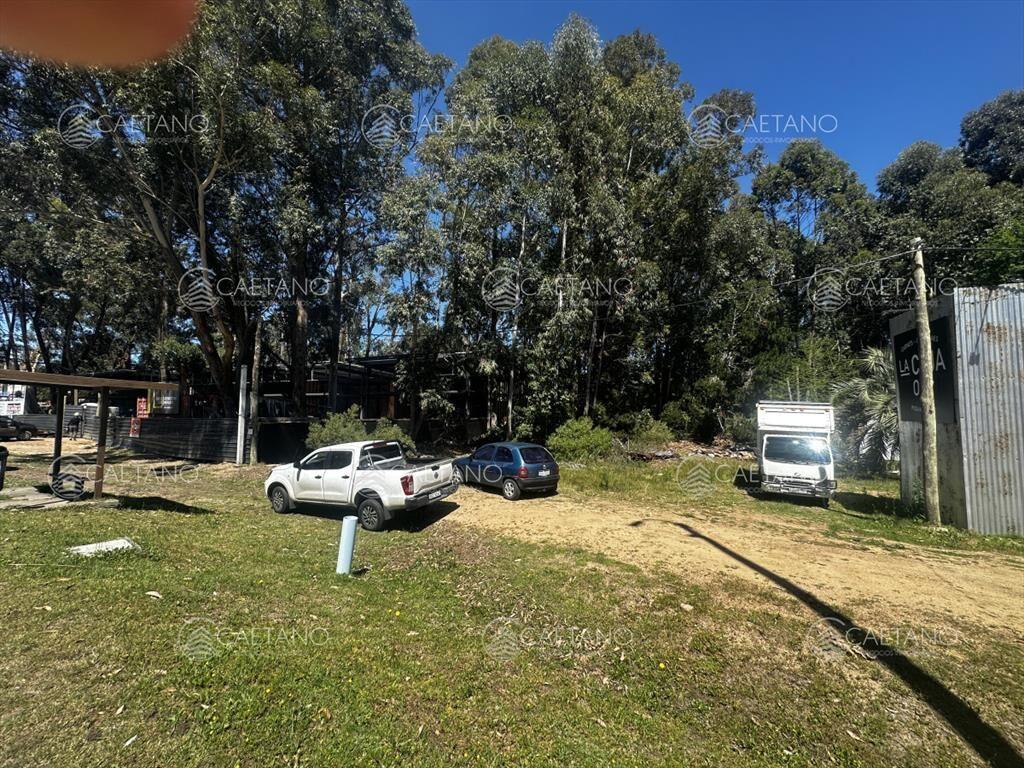 Venta terreno comercial en Solanas