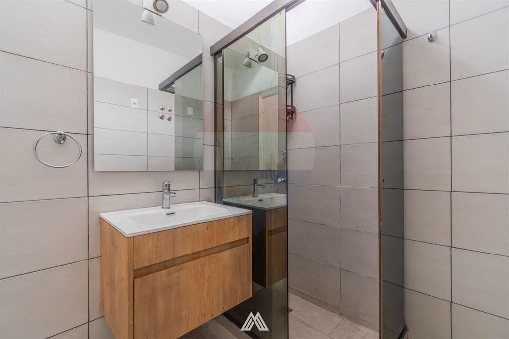 VENTA CASA 3 DORMITORIOS Y COCHERA EN BUCEO