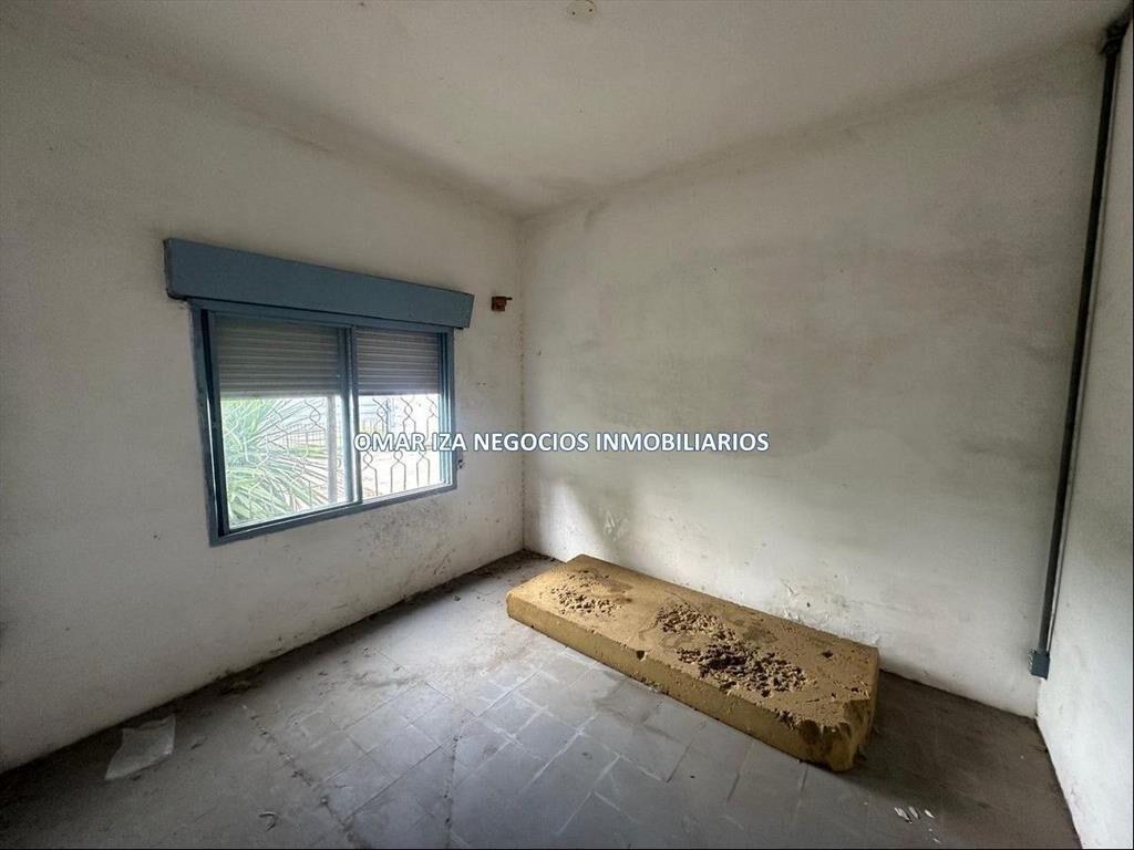 Venta casa + galpón en Barrio Ituzaingó, prox Hipodromo de