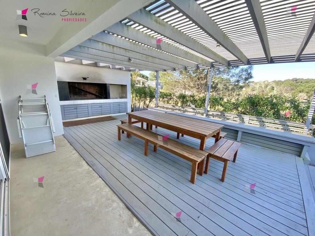 VENTA DE CASA 5 DORMITORIOS PINAR DEL FARO
