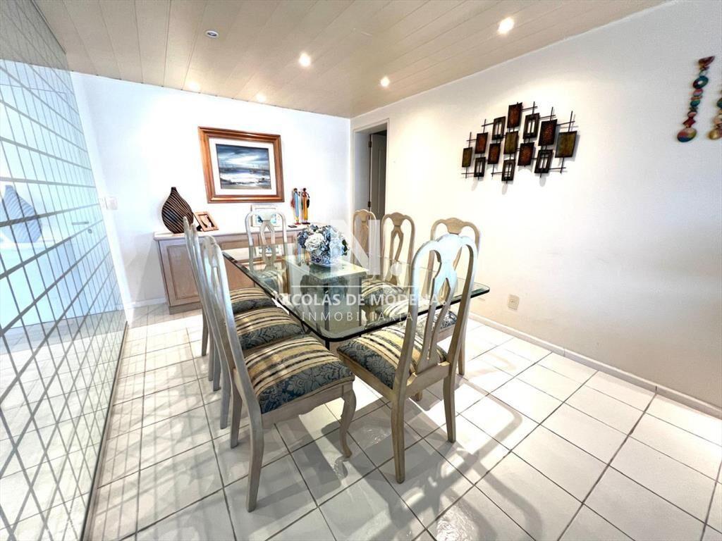 Vende apartamento de 3 dormitorios en Punta del este