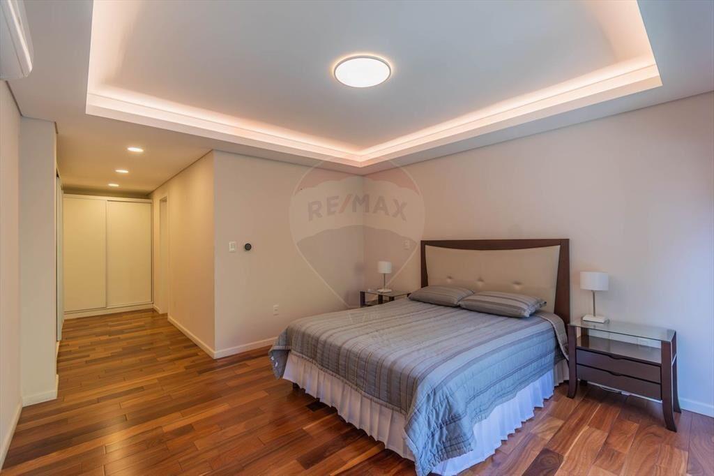 Venta apto en Carrasco 3 Suites, jardín y piscina