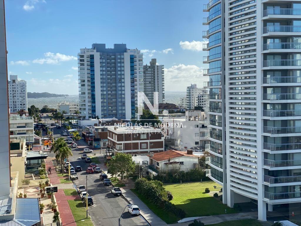 Vende Apartamento de 3 dormitorios en Brava,