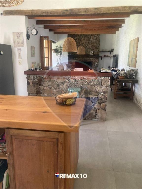 Casa centrica en muy buen estado.