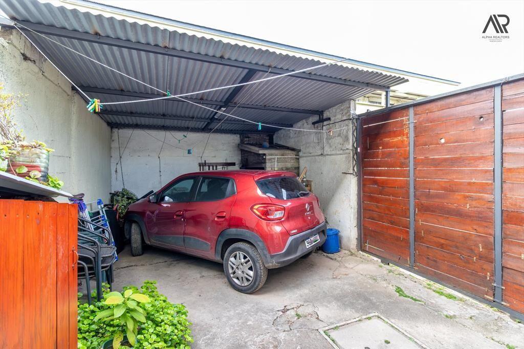 Casa en venta c/ cochera en Cerrito