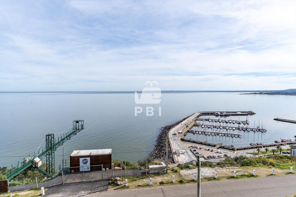 2 casas de 2 dormitorios con vista en Cerro San -
