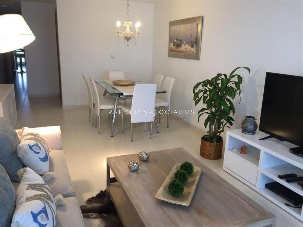 Apartamento en venta de 2 dormitorios en Season