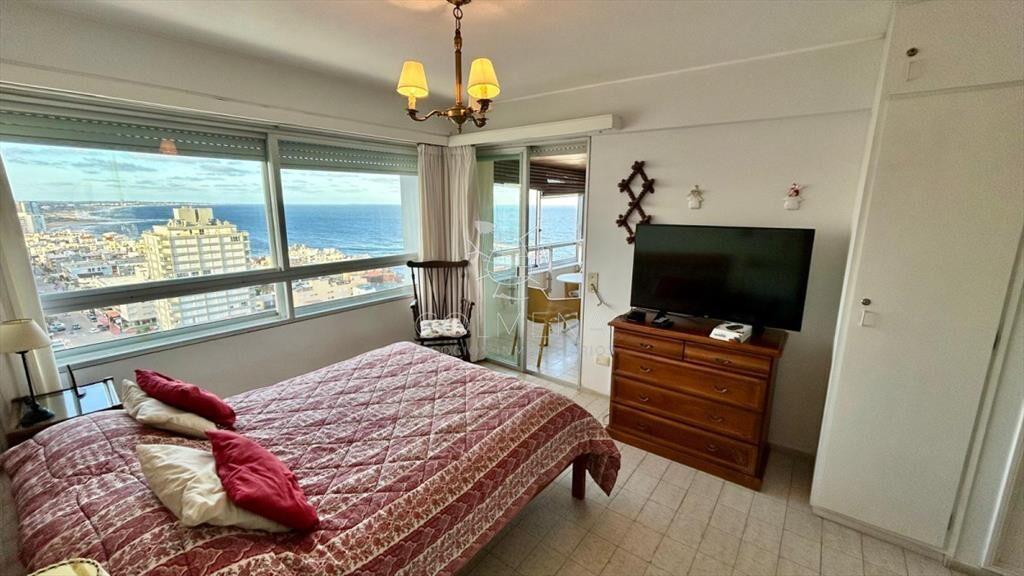 Espectacular departamento en torre de renombre
