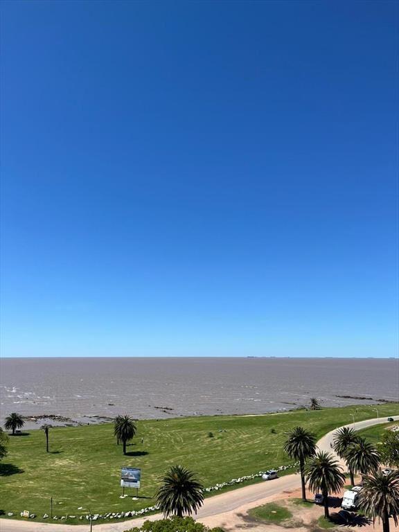 Gran apartamento con Vista al Mar en Rambla Gandhi!
