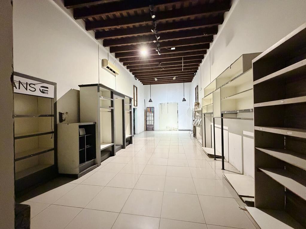 alquiler local comercial sobre 18 de Julio. Cordón