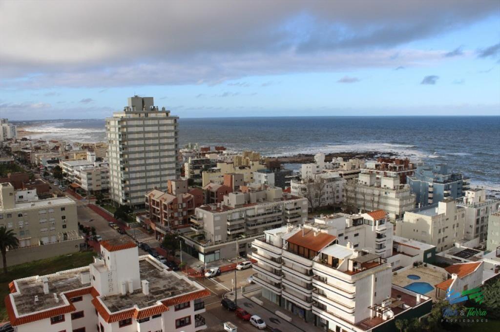 EN VENTA.. PISO ALTO CON VISTA AL PUERTO Y LA !!