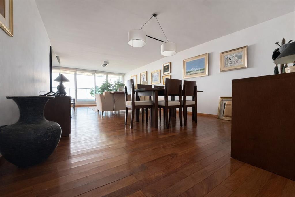 Venta apartamento 4 dormitorios 3 baños y 2 garajes frent...