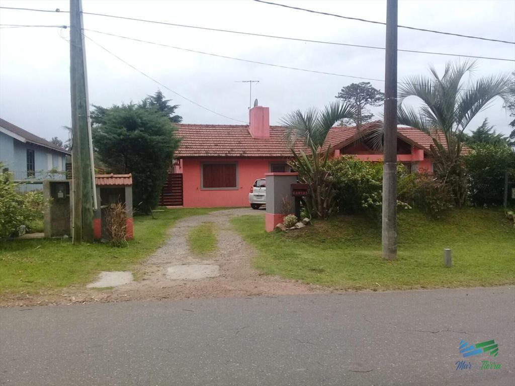 Venta de Casa 4 dormitorios con piscina en Hills,