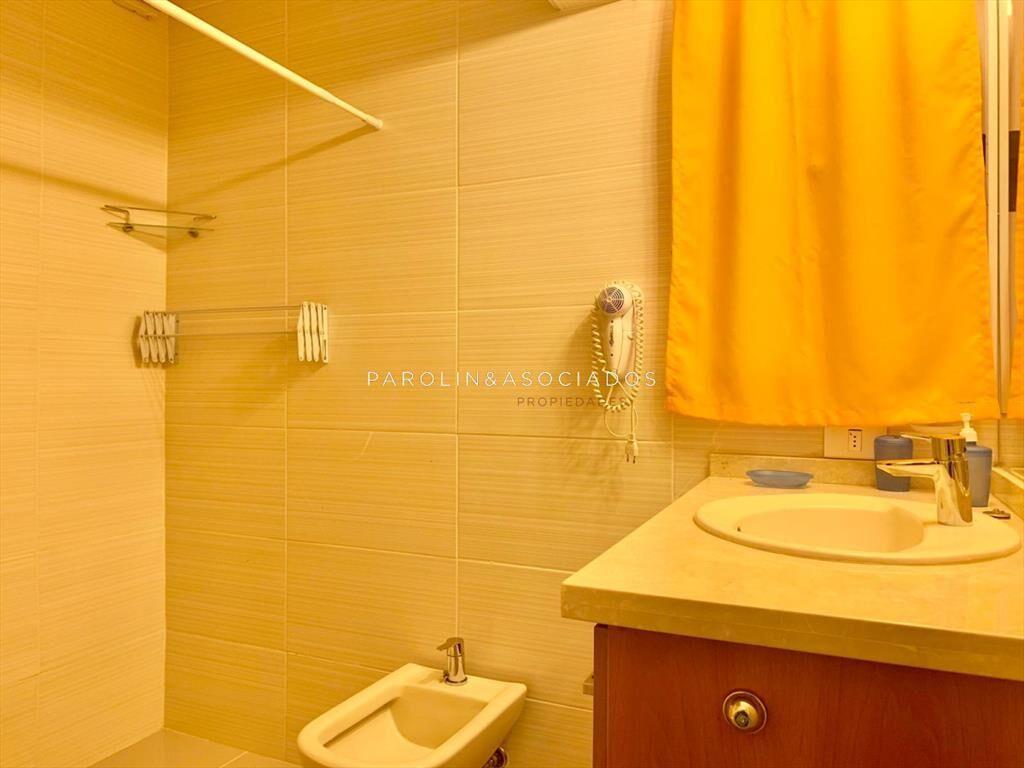 Apartamento de 2 dormitorios en venta en edificio Vanguardi