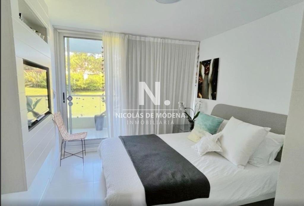 Vende magnífico apartamento en Mansa, Punta del