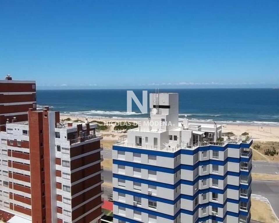 Departamento en piso alto, Punta del Este