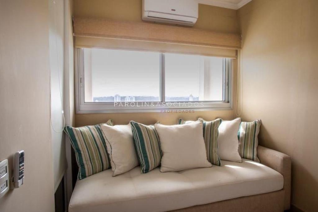 Apartamento en venta de 3 dormitorios en Miami