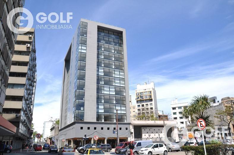 Venta de monoambiente al frente con terraza con renta en C
