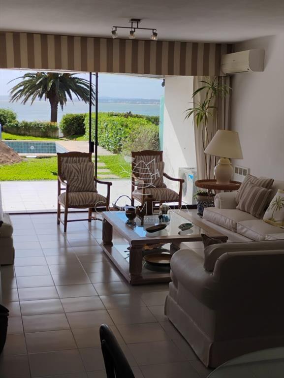 Apartamento en primera linea al puerto disponible