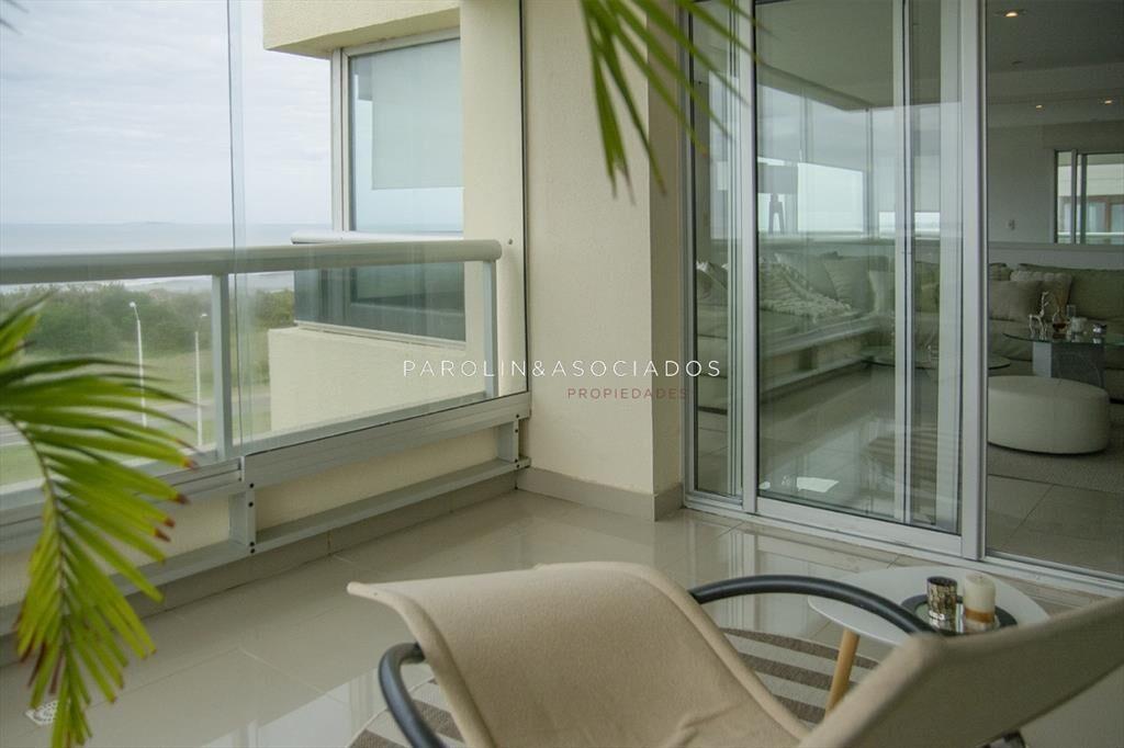 Espectacular apartamento en venta frente al mar