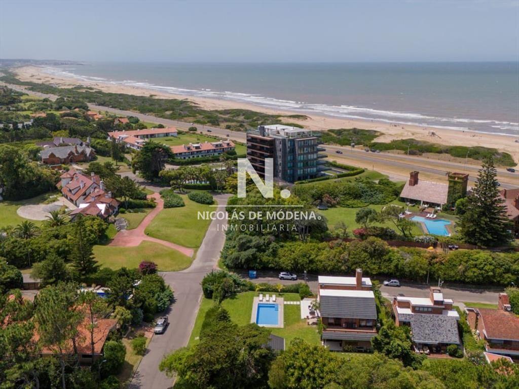 En venta casa de 4 dormitorios, impecable en San