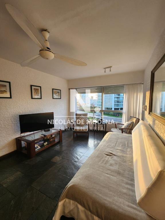 Departamento de 1 dormitorio en venta en complejo