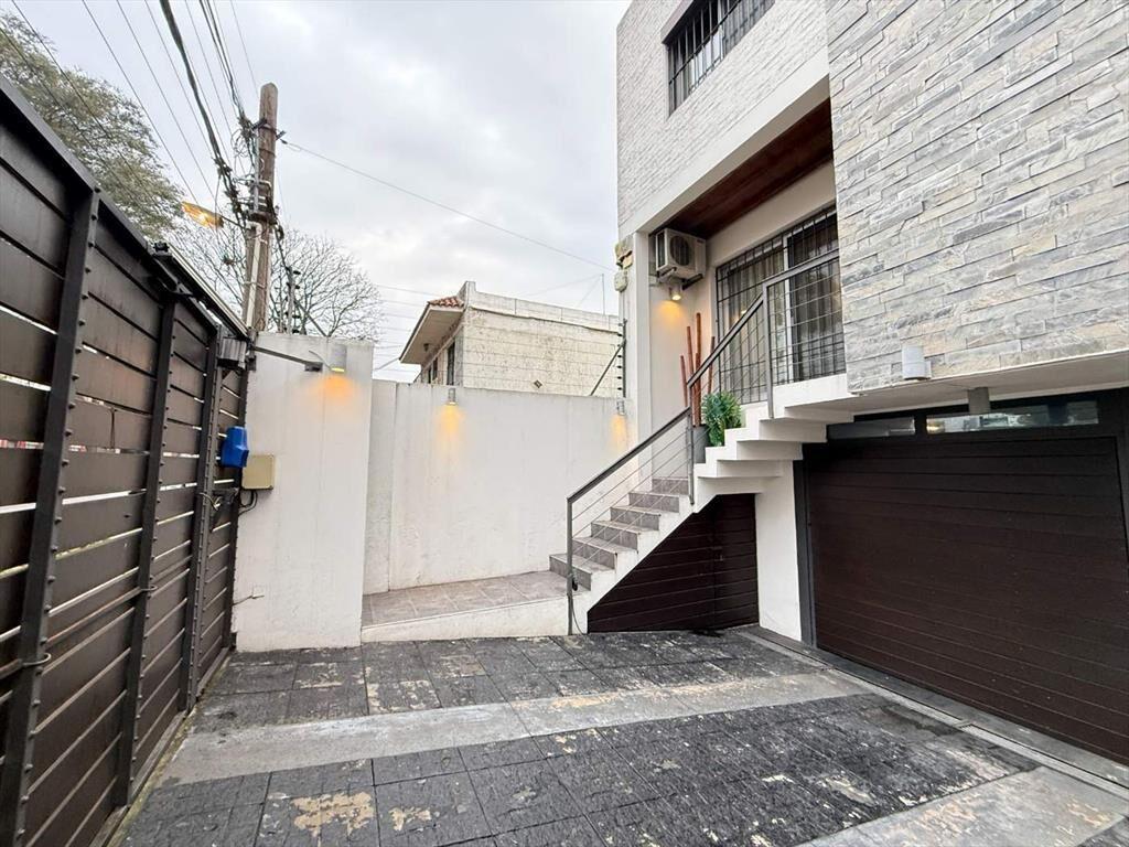 VENTA CASA 3 dorm, 4 baños, 2 garages- PRADO SUR