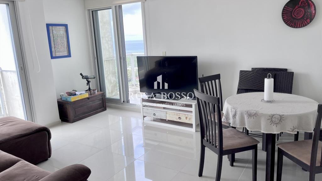 EN VENTA APARTAMENTO 2 DORMITORIOS,ROOSEVELT