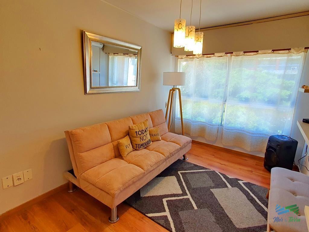 En venta apartamento 2 dormitorios con parrillero