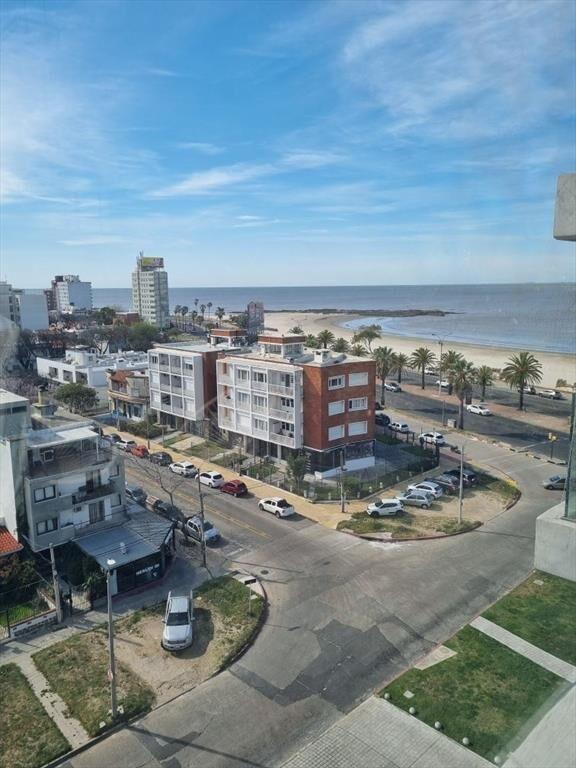 Alquiler De Apartamento A Estrenar En Rambla