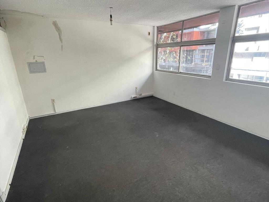 OFICINAS Y SUBSUELO DE COCHERAS