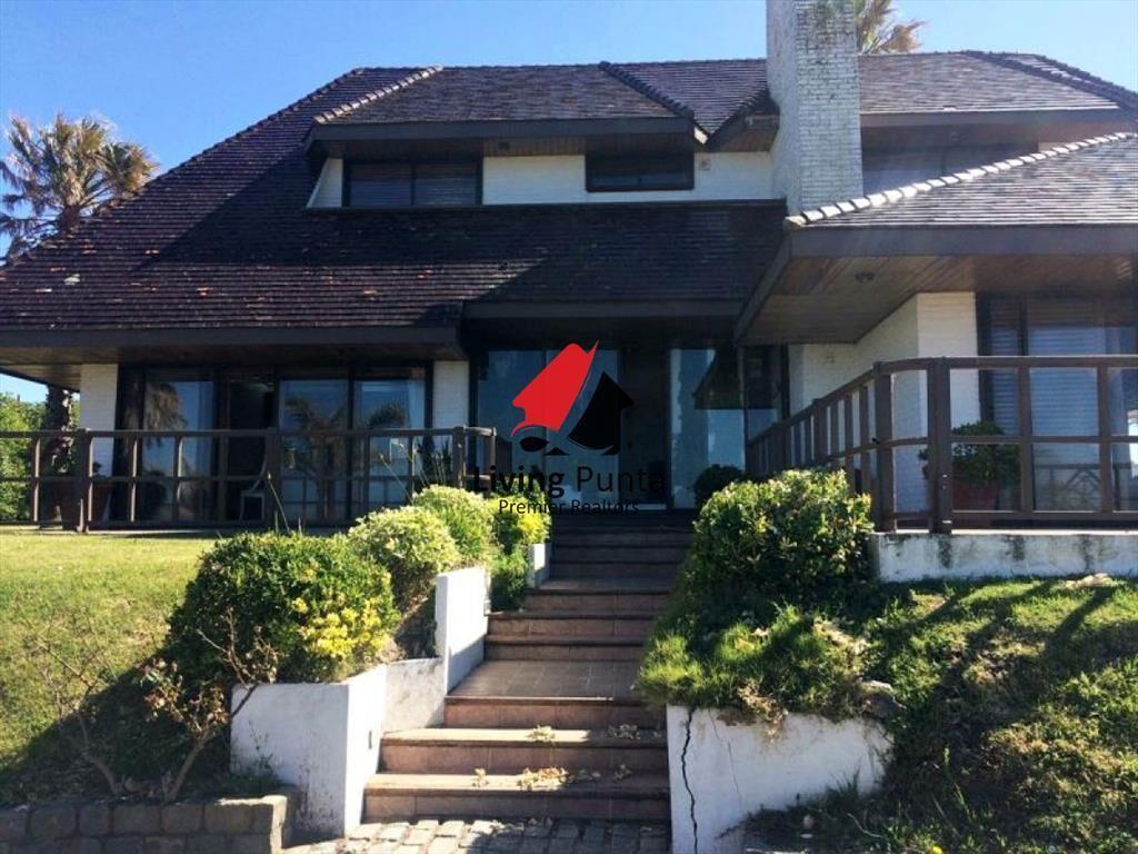 Casa en venta Playa Mansa 4 dormitorios ideal para proyecto