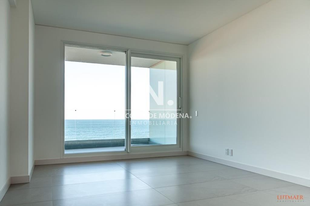 Vende apartamento de 3 dormitorios en Brava , del