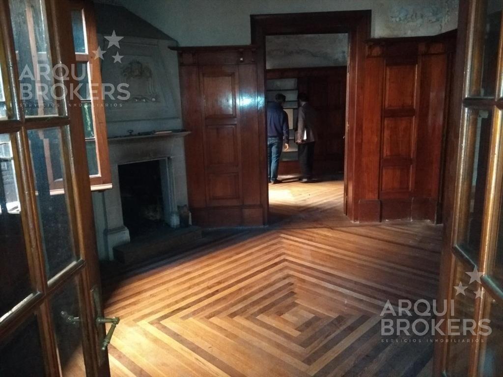Casa de 6 dormitorios en venta con renta en Pocitos. Idea
