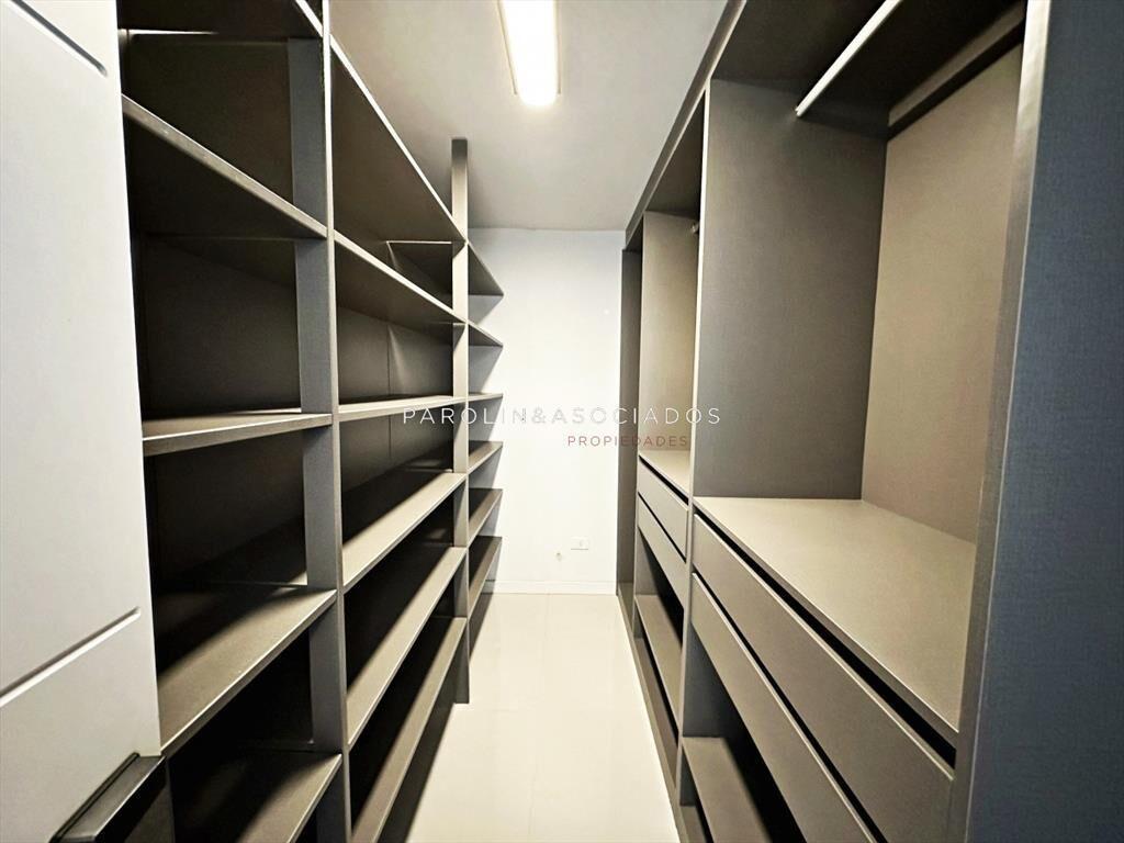 Apartamento en venta con 2 suites en edificio del
