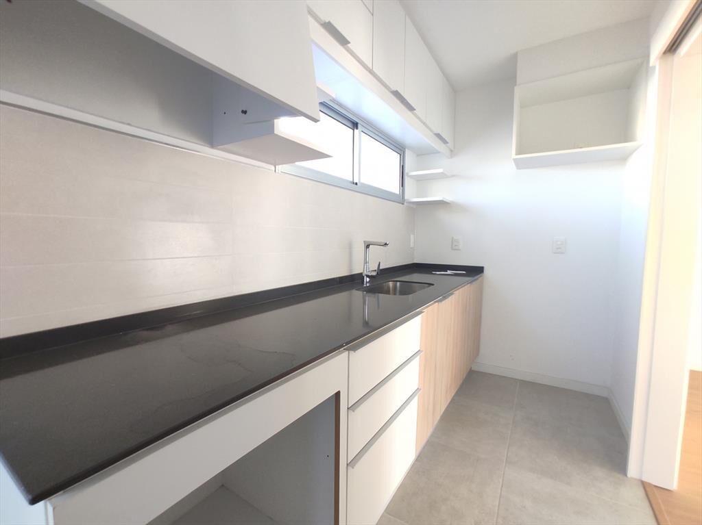 ALQUILERES APARTAMENTO TRES DORMITORIOS  DOS BAÑOS Y GARAJE