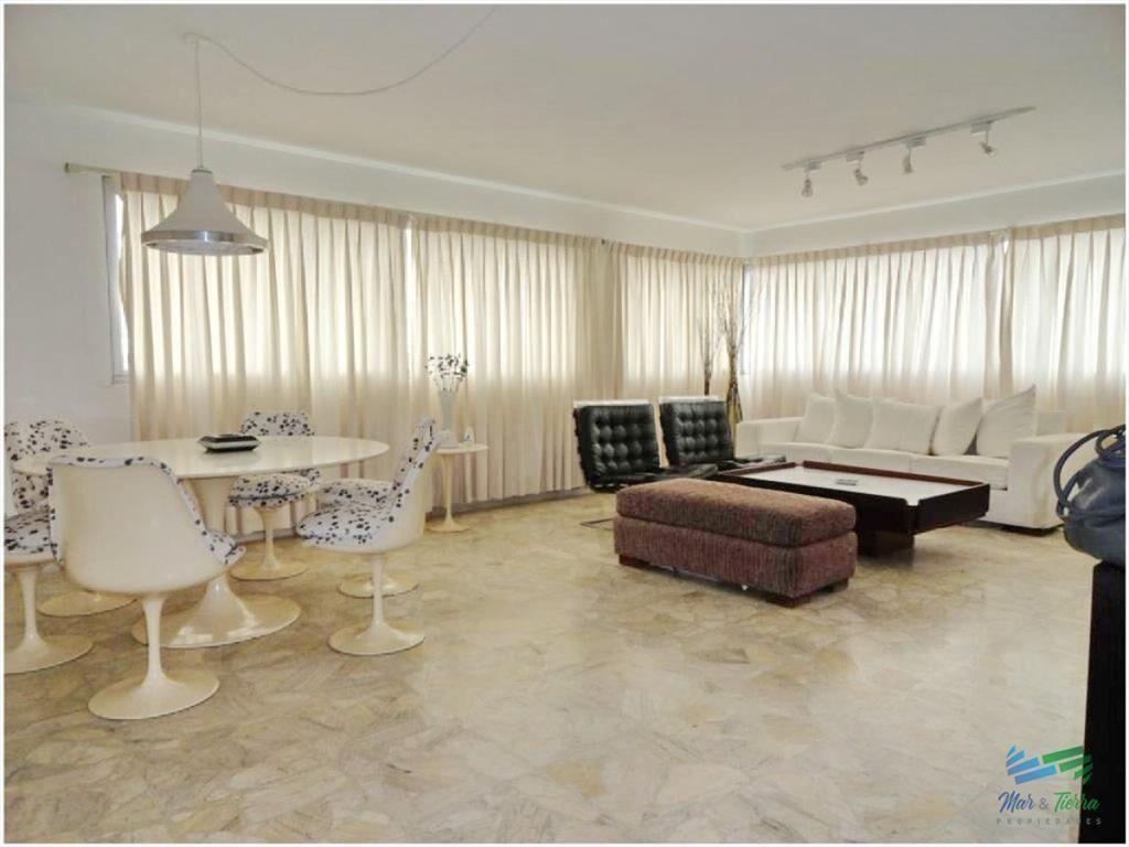 Apartamento en Peninsula, 3 dormitorios *